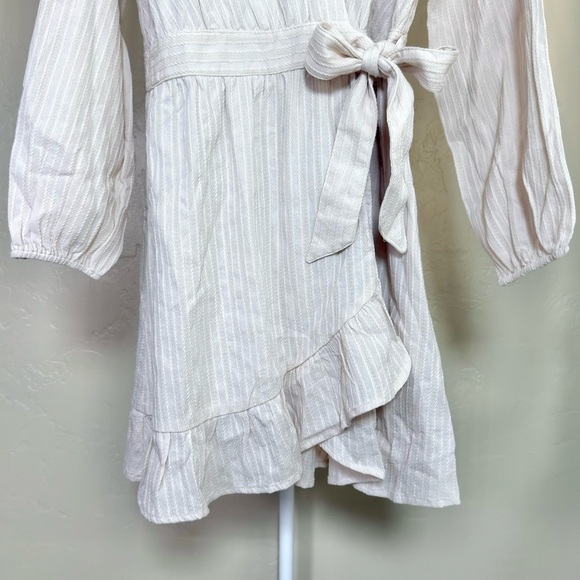 Lost + Wander Mini Wrap Dress Medium in Ivory - Picture 4 of 10